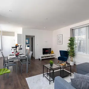 Homely - Liverpool Street Apartment London