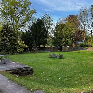No.2 Beechcroft / Park-side / Ping Pong & Garden Liverpool