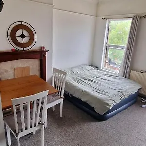 1 Bed Entire Studio Flat 10 Min From Centre Liverpool